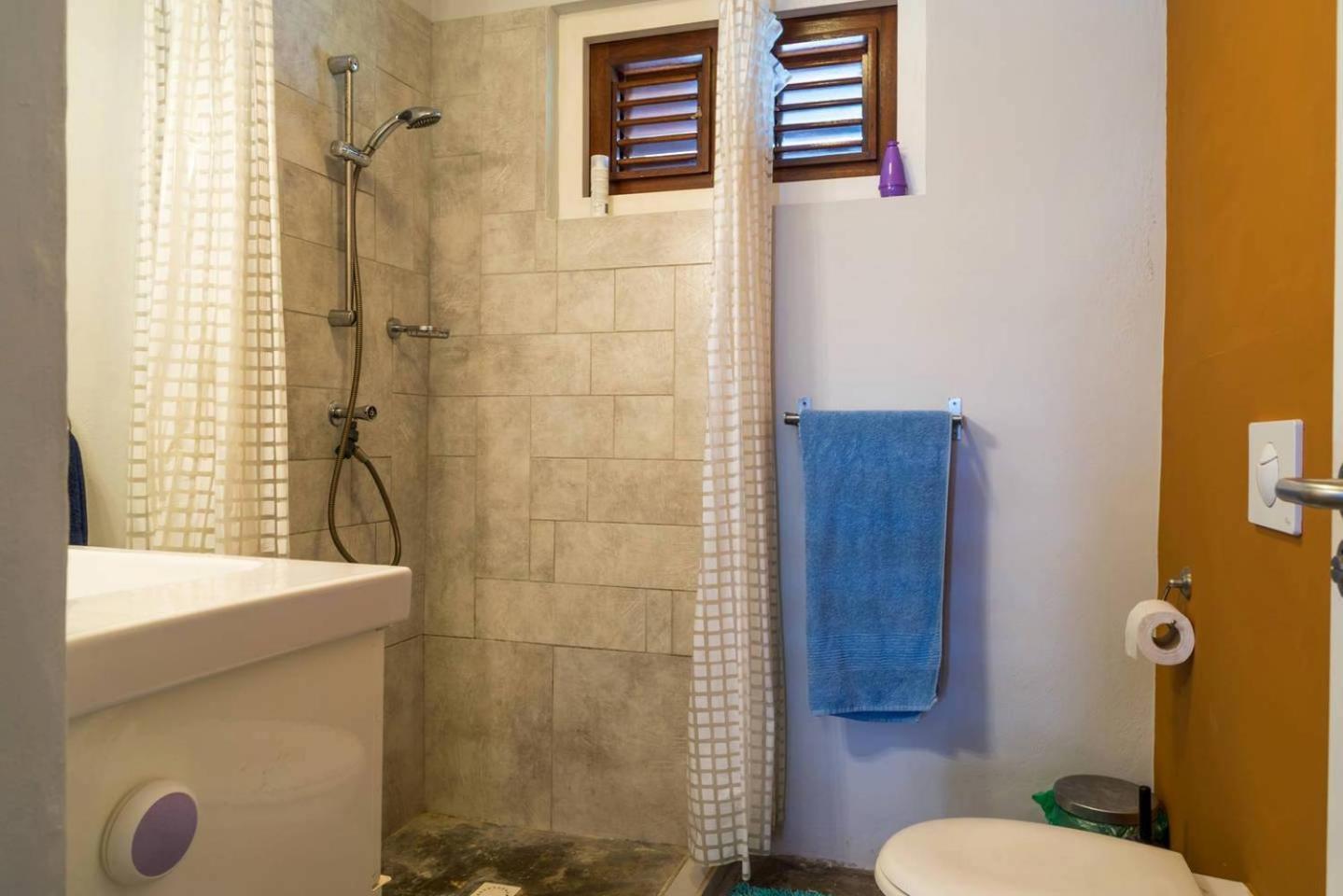 Bario Hotel يلمستاد الغرفة الصورة